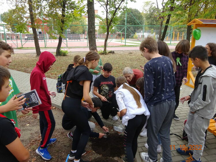 Вазовци проведоха първия си урок в „Зелена класна стая“