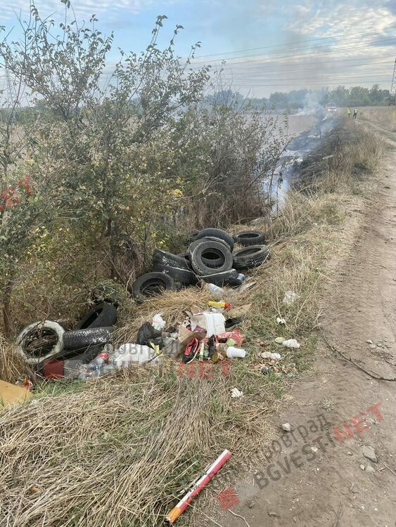 Горя нерегламентирано сметище в Димитровград
