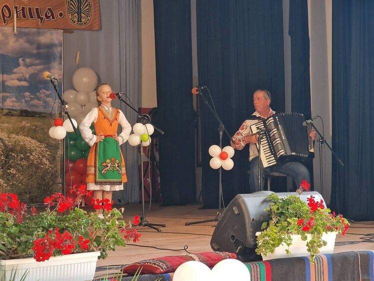 Участници от 9 общини събра фолклорен фестивал в Харманли