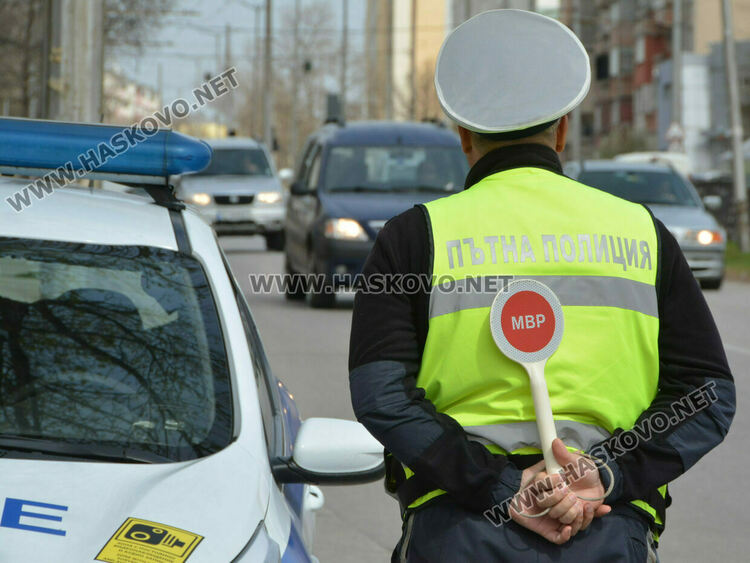 Жена върти волана след употреба на алкохол и наркотици, задържаха още двама дрогирани