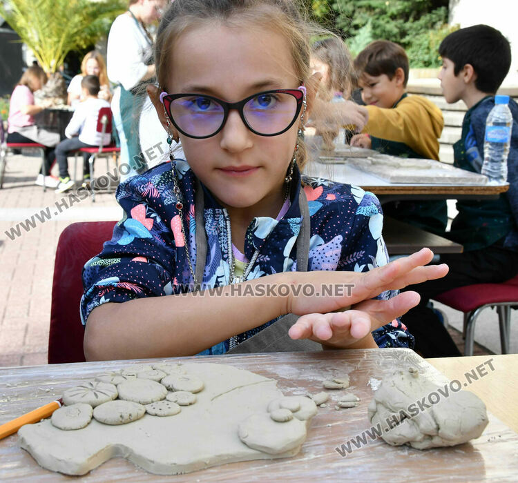 Арт пленер събра деца на различни възрасти в центъра на града