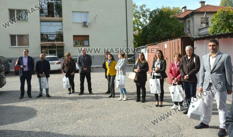Откриха саниран жилищен блок в Хасково, чакат указания за още обновявания