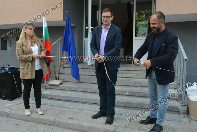 Откриха саниран жилищен блок в Хасково, чакат указания за още обновявания