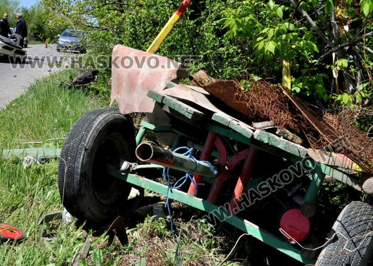 3-годишно момиче пострада при катастрофа с каруца 
