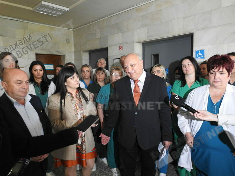 Дариха още едно обновено отделение на болницата ни, става все по- модерна