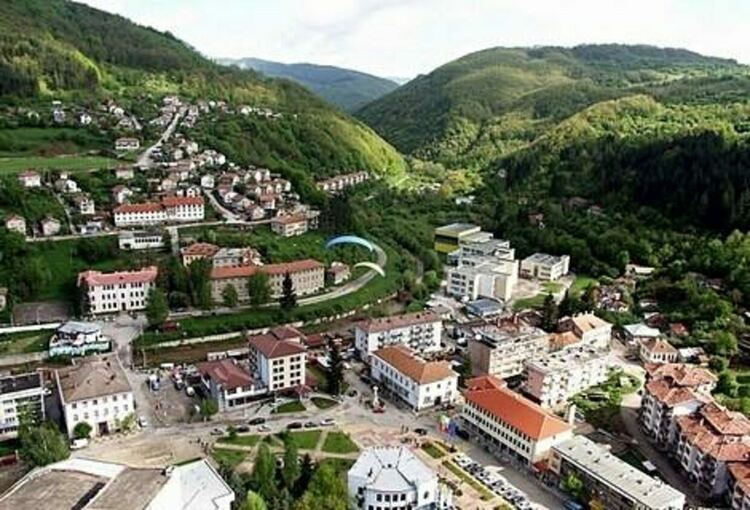 Необходими са стимули за заселване на населението в обезлюдяващи се райони, според кмета на Трън