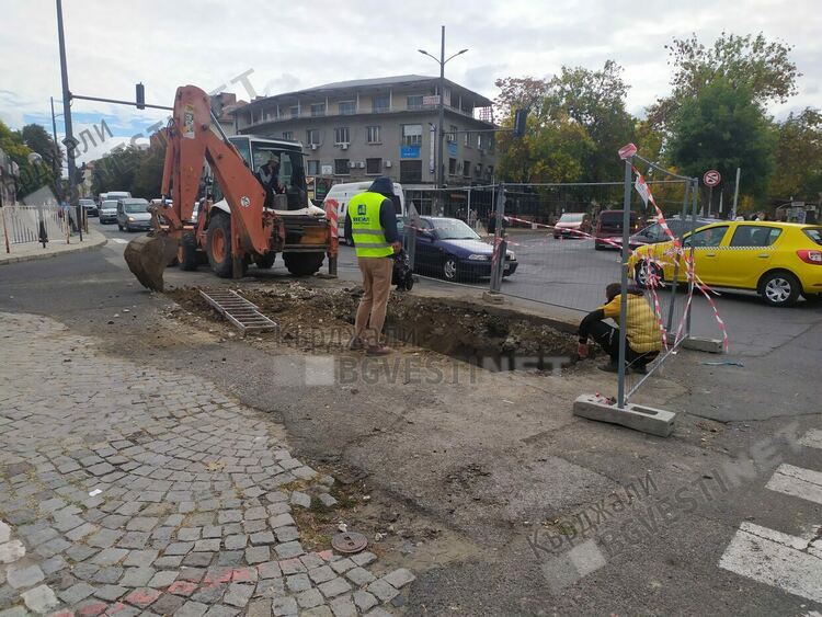 Работата по Водния цикъл затормози трафика по важни кръстовищата в Кърджали, неудобствата за шофьорите свършват в края на ноември