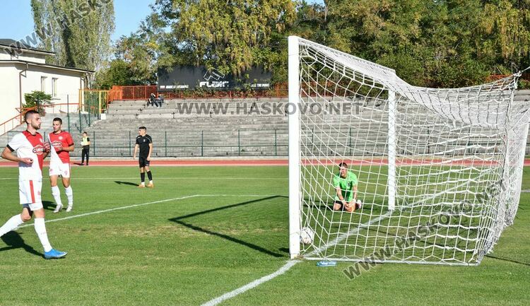 „Саяна Хасково” разби гостуващия „Сокол” с 4:1