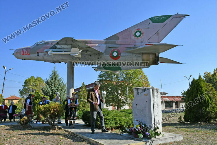 В Деня на авиацията отбелязаха 10 г. от Самолетния мемориален комплекс в Узунджово