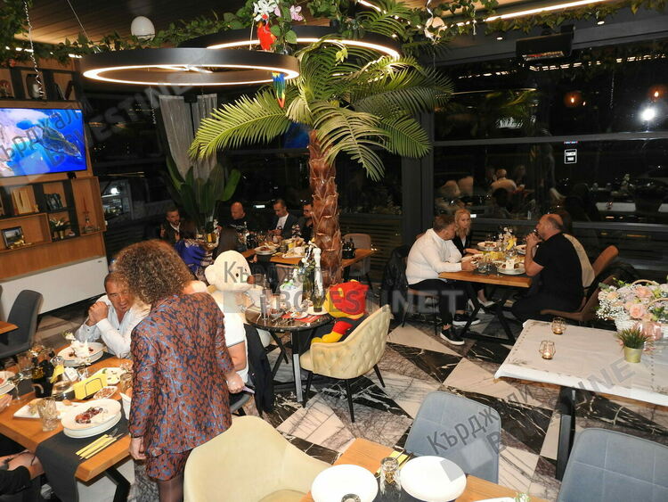 Години след откриването на Маказа Кърджали има вече гръцки ресторант