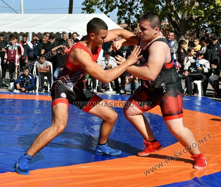 Весела Бръмчева и Георги Иванов със златни пояси от турнира „Шестте великденски ангела“