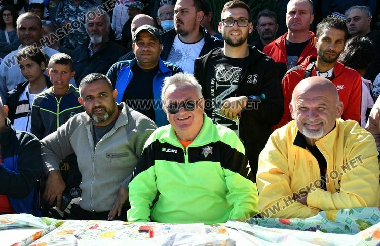 Весела Бръмчева и Георги Иванов със златни пояси от турнира „Шестте великденски ангела“