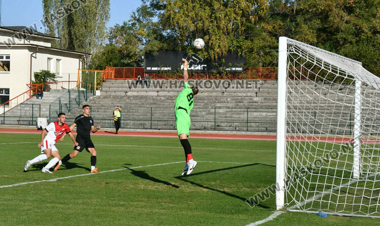 „Саяна Хасково” разби гостуващия „Сокол” с 4:1
