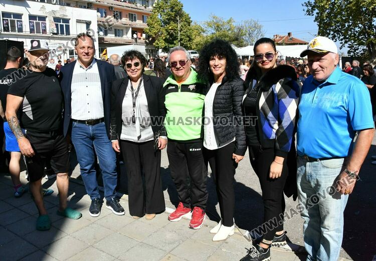 Весела Бръмчева и Георги Иванов със златни пояси от турнира „Шестте великденски ангела“