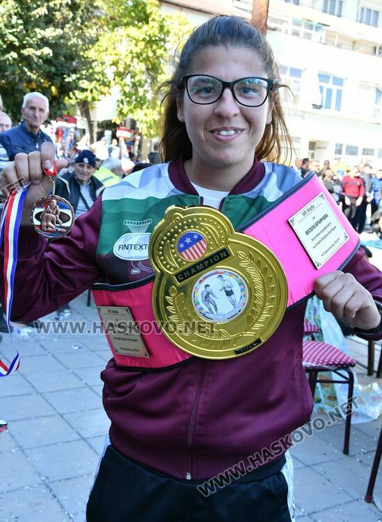 Весела Бръмчева със златен пояс