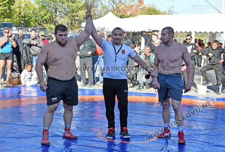 Весела Бръмчева и Георги Иванов със златни пояси от турнира „Шестте великденски ангела“