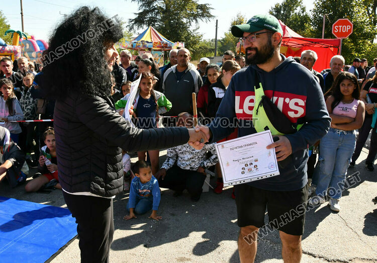 Весела Бръмчева и Георги Иванов със златни пояси от турнира „Шестте великденски ангела“