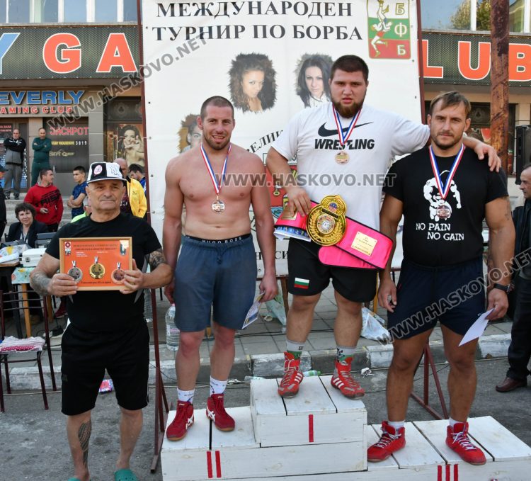 Георги Иванов получи златен пояс