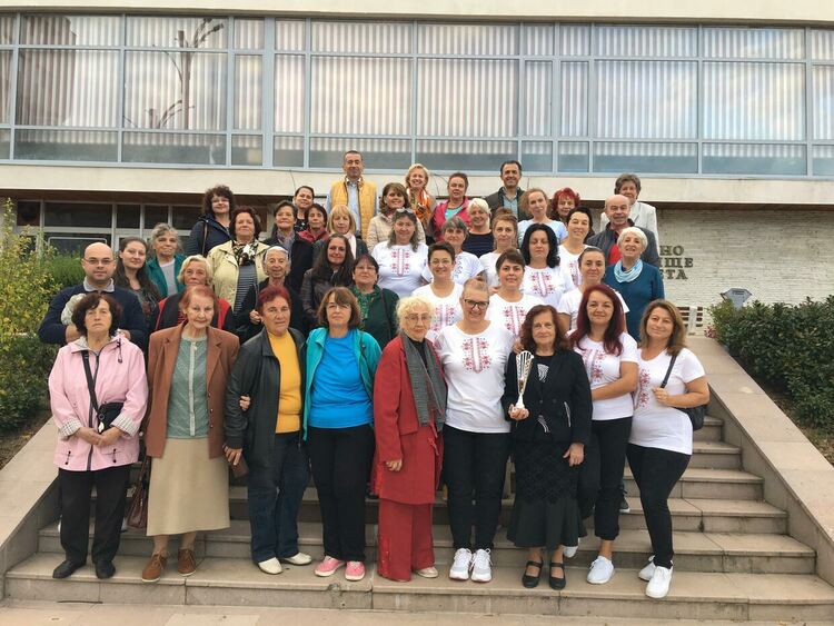 снимка:OHЧ &rdquo;&Pi;pocвeтa-1908&rdquo; Злaтoгpaд