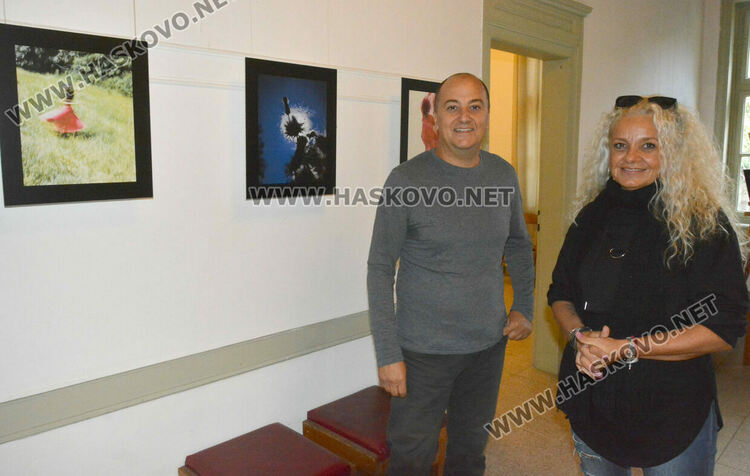 Показаха ретроспективна изложба на фотографа Илия Мирчев в Хасково