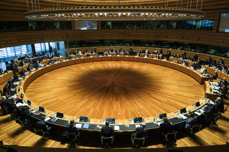 ЕС започва обучение на украински военни и осигурява още половин милиард евро за украинската отбрана