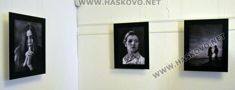 Показаха ретроспективна изложба на фотографа Илия Мирчев в Хасково