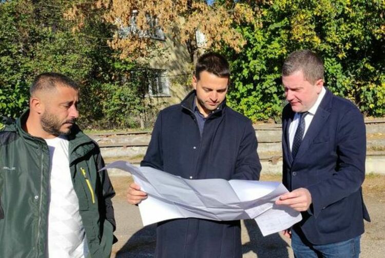 Първа копка за строежа на новия корпус със закрит плувен басейн в двора на ОУ „Св. Иван Рилски“ и ПМГ „Христо Смирненски“