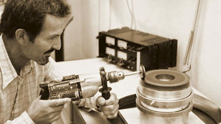 Българският дисидент Стефан Маринов - ученият, който отрече Айнщайн