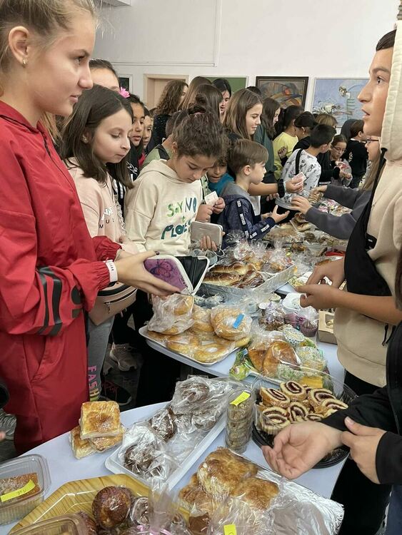 Йовковци се обединиха в помощ на 13-годишната Габи