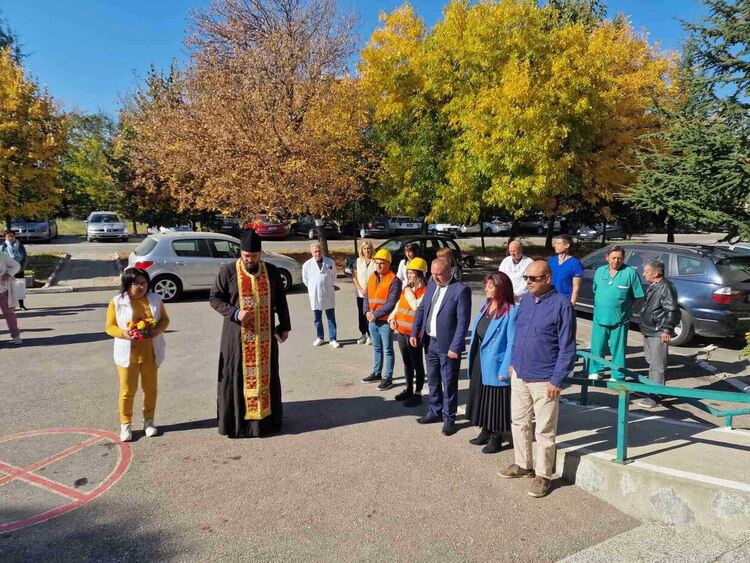 Започна реализацията на дългоочакван проект за ремонт на болницата