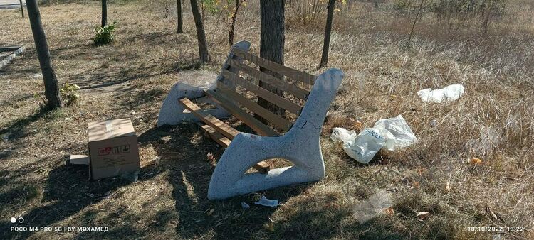 Какво ни оставят пиянстващите в парка на сутринта?