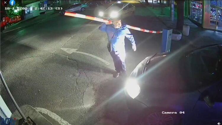 Нов случай с бариера на паркинг в Хасково, повдигнаха я с ръце