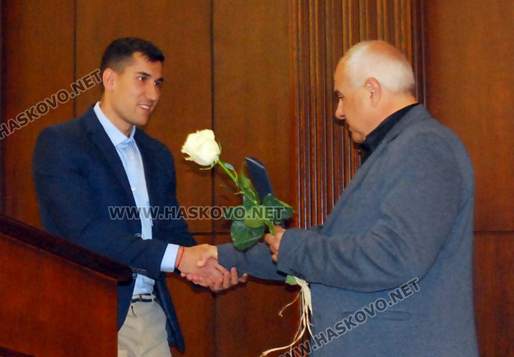 Д-р Кузев /вляво/ и д-р Христов