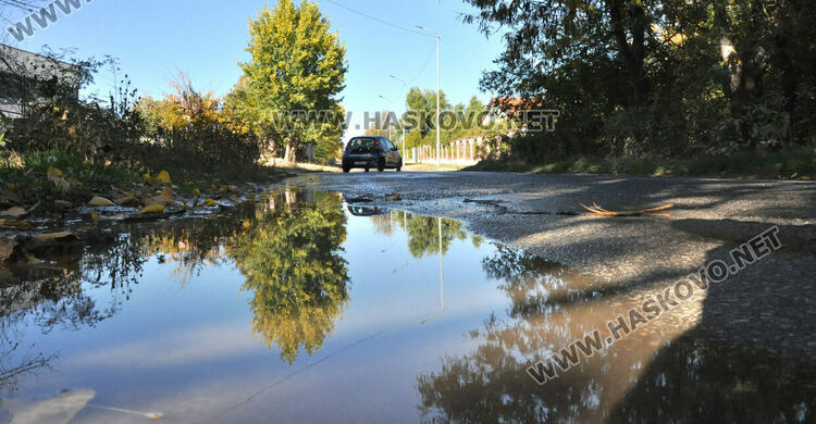 Още 3 теча избиха в локалното зад СБА, необходима е смяна на водопровода