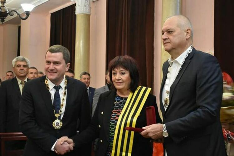 Д-р Валентина Павлова бе удостоена със званието почетен гражданин на Перник