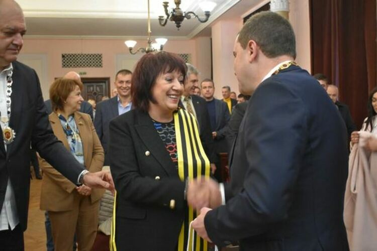 Д-р Валентина Павлова бе удостоена със званието почетен гражданин на Перник