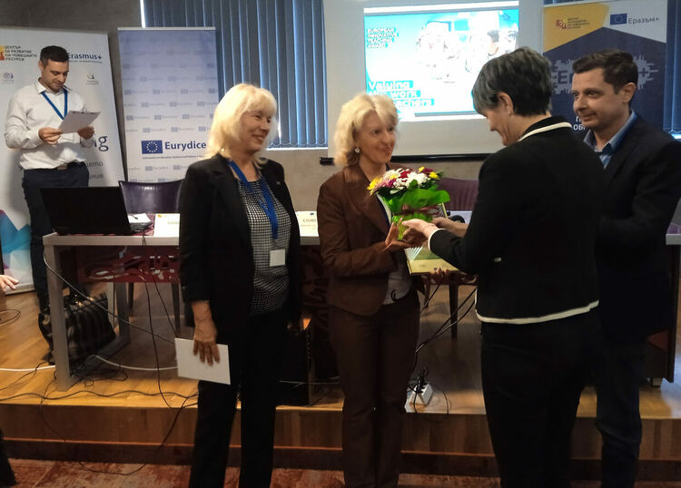 Хасковското училище „Христо Смирненски“ получи Европейската награда за иновативно обучение