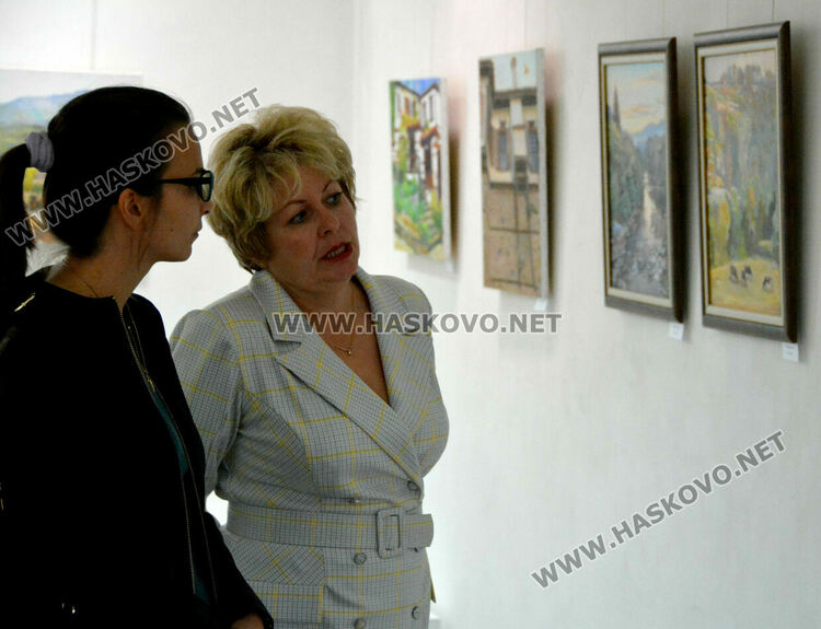 Изложбата “Родопски алтъни“ показва наниз от есенни картини в галерия „Форум“