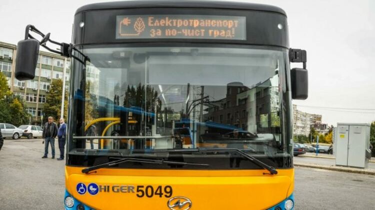 Подготвят се кабелни трасета за зарядните станции на бъдещите електробуси в Перник