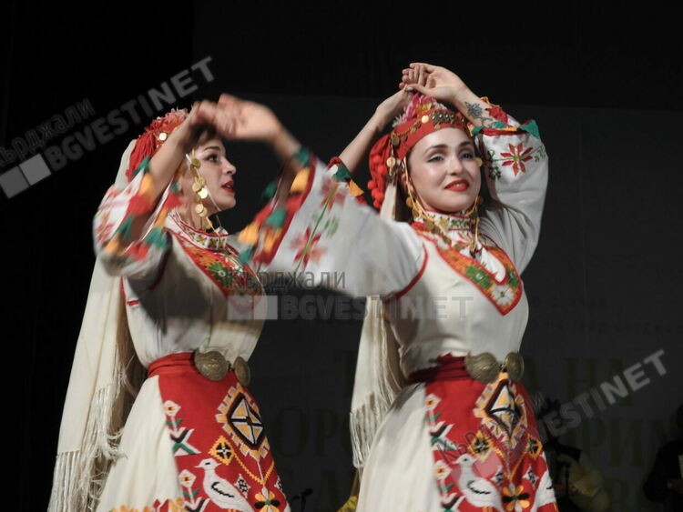 Домът на културата поднесе динамичен и впечатляващ спектакъл на кърджалийци