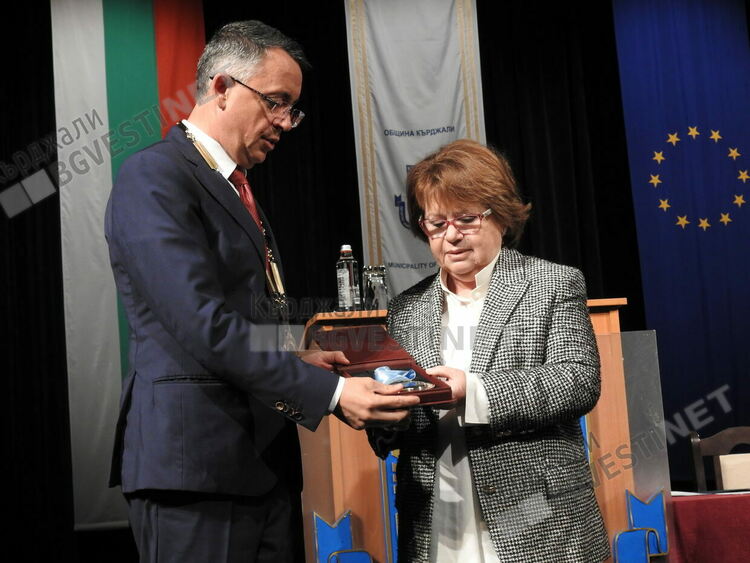 Ребека Данон