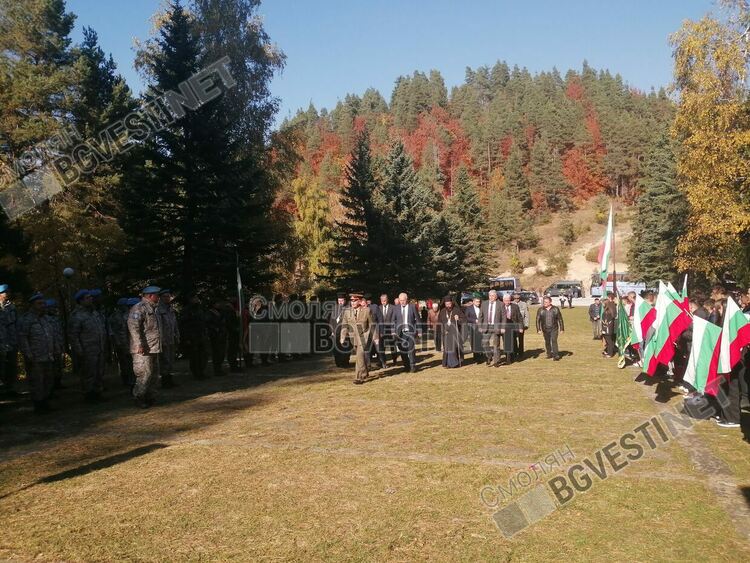 Смолян се поклони пред подвига и саможертвата на героите на връх Средногорец