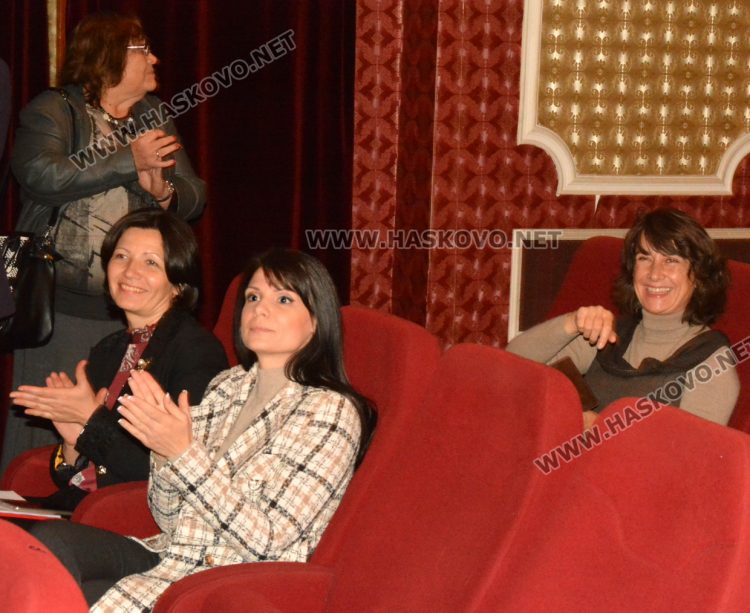 Откриха Дните „Недялка Симеонова“ в Хасково, 23 цигулари излизат на сцената