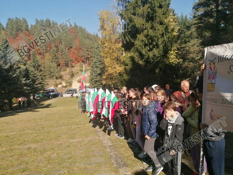 Смолян се поклони пред подвига и саможертвата на героите на връх Средногорец