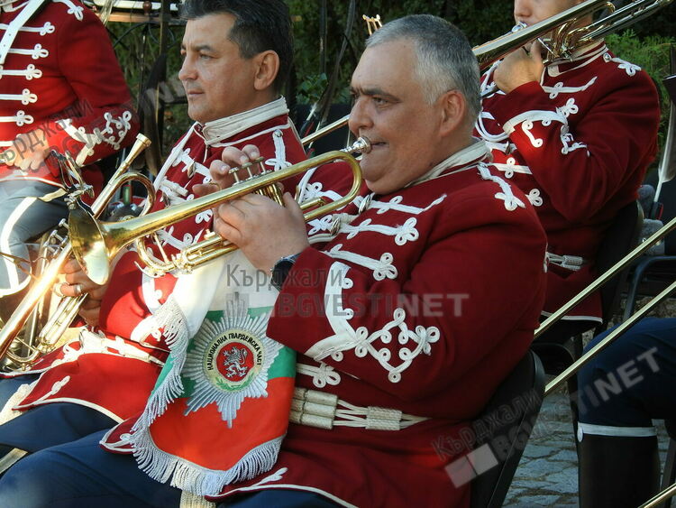 Гвардейският представителен духов оркестър зарадва с уникалните си изпълнения кърджалийци