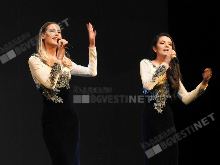 Орлин Горанов,Маргарита Хранова и Росица Кирилова вдигнаха на крака публиката в Театъра за Деня на Кърджали