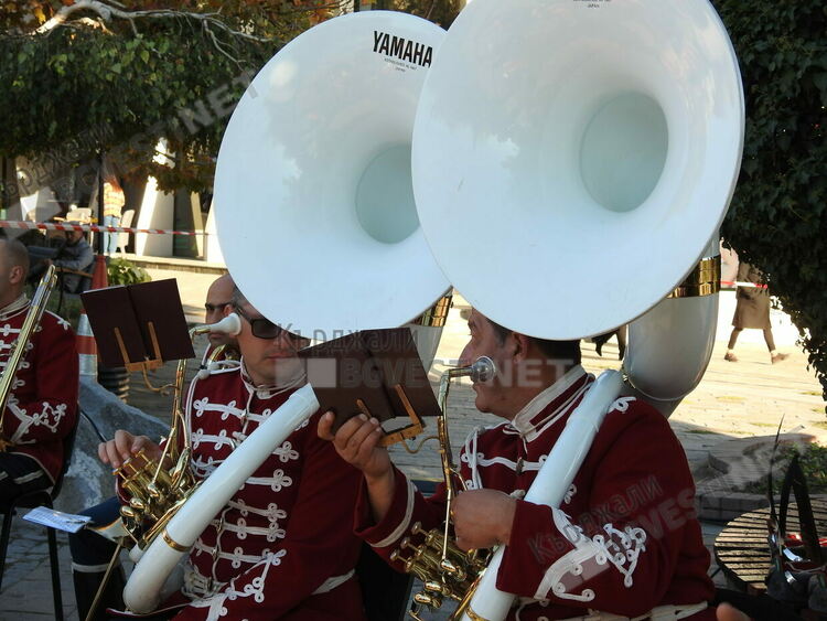 Гвардейският представителен духов оркестър зарадва с уникалните си изпълнения кърджалийци