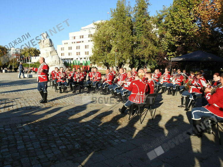 Гвардейският представителен духов оркестър зарадва с уникалните си изпълнения кърджалийци