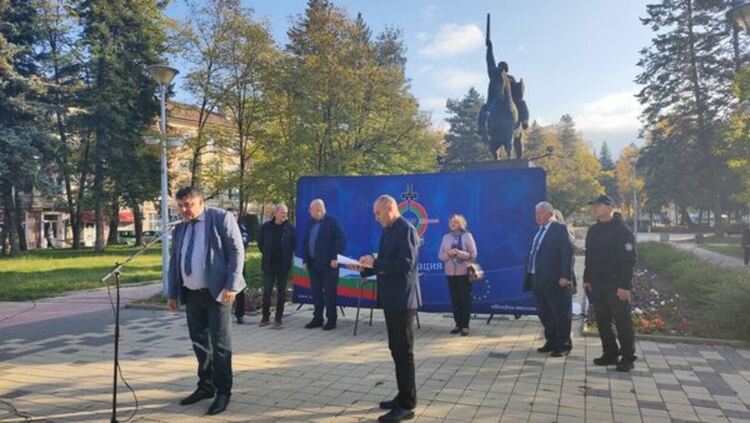 75 състезатели от 16 подразделения на МВР се включиха в тридневния полицейски турнир по стрелба с пистолет