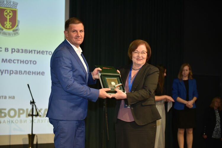 Община Хасково получи приза „Принос в развитието на местното самоуправление“ на НСОРБ